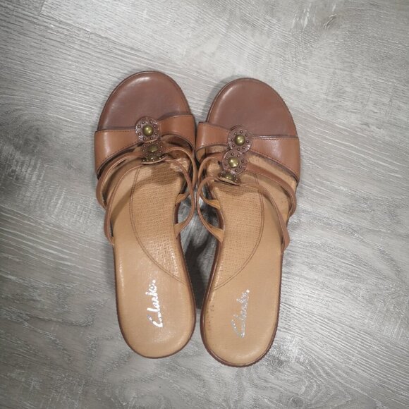 Clarks Ladies Size 7.5 Tan Leather Upper Heeled Slip On Sandals - Picture 2 of 9